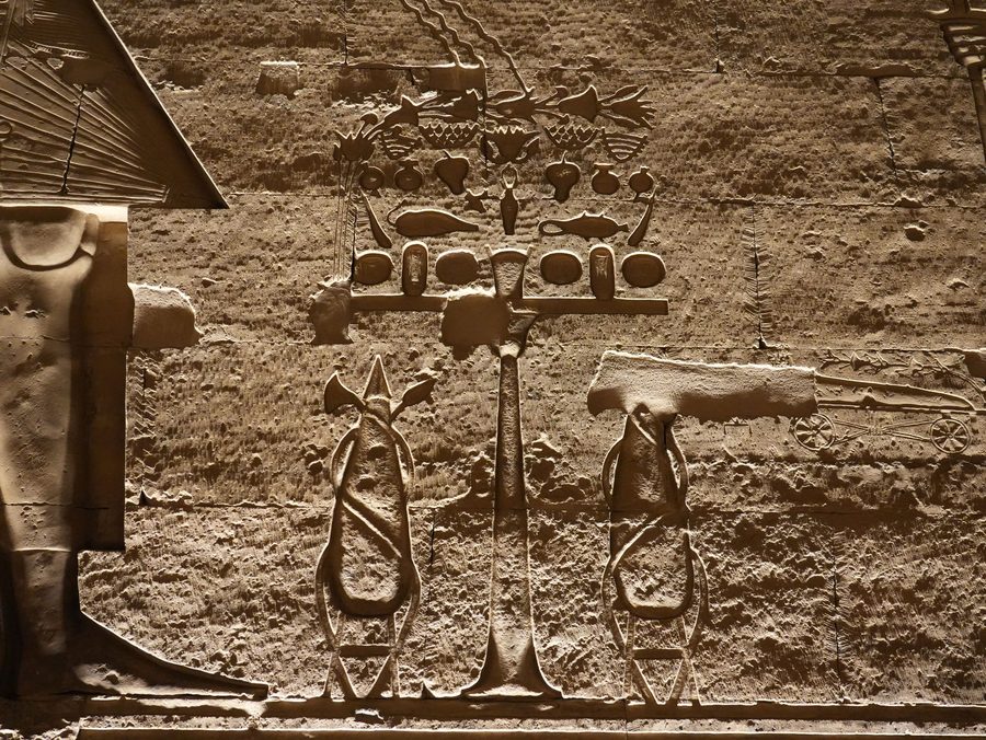 The stunningly intricate ritual offerings and Sema-Tawy reliefs at Kom Ombo