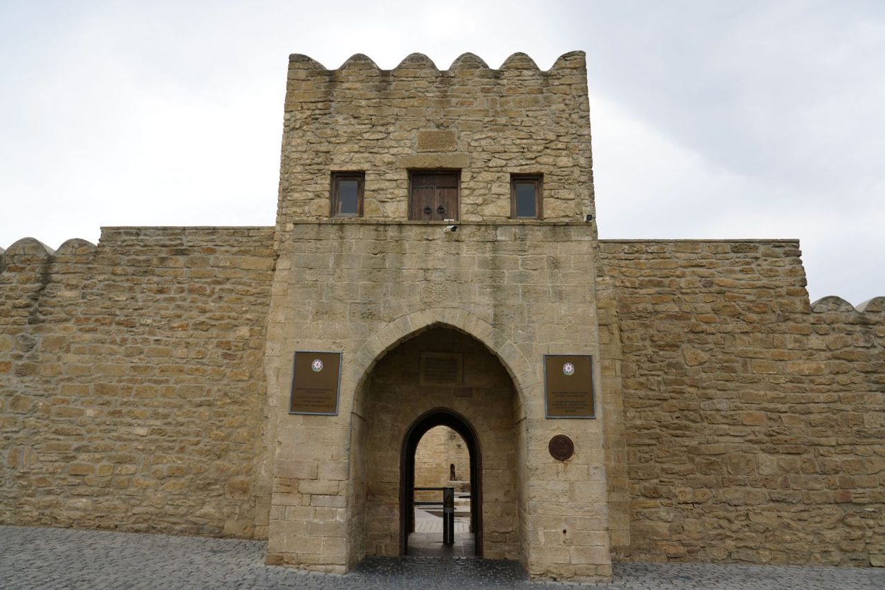 The grand entrance of Ateshgah Fire Temple