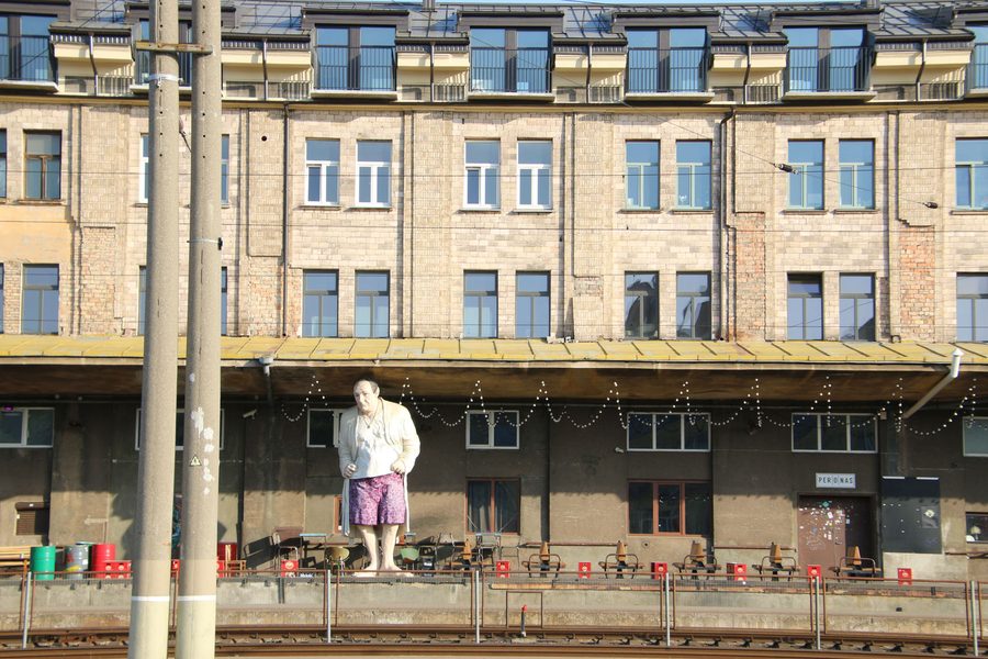 The giant Tony Soprano statue standing in front of Peronas bar