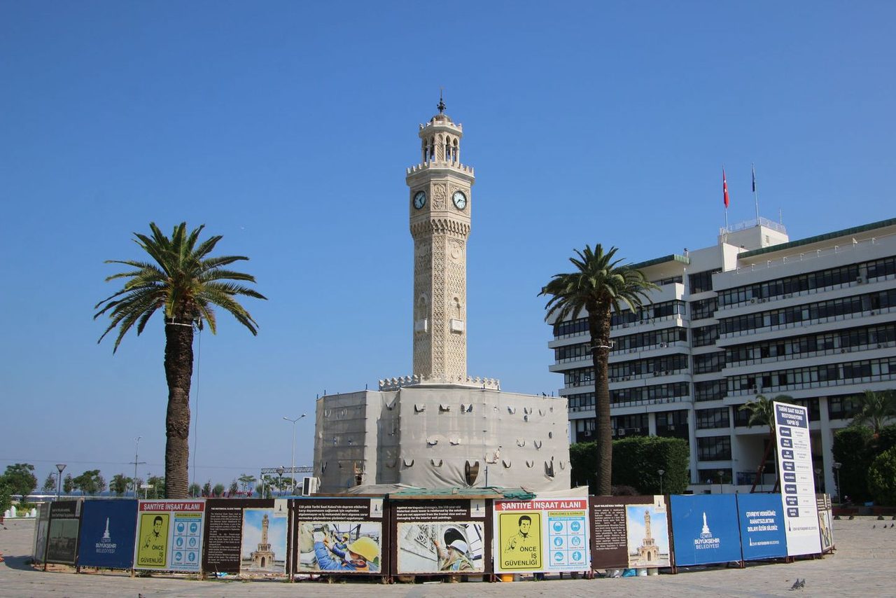 Izmir Clock Tower in Konak Square