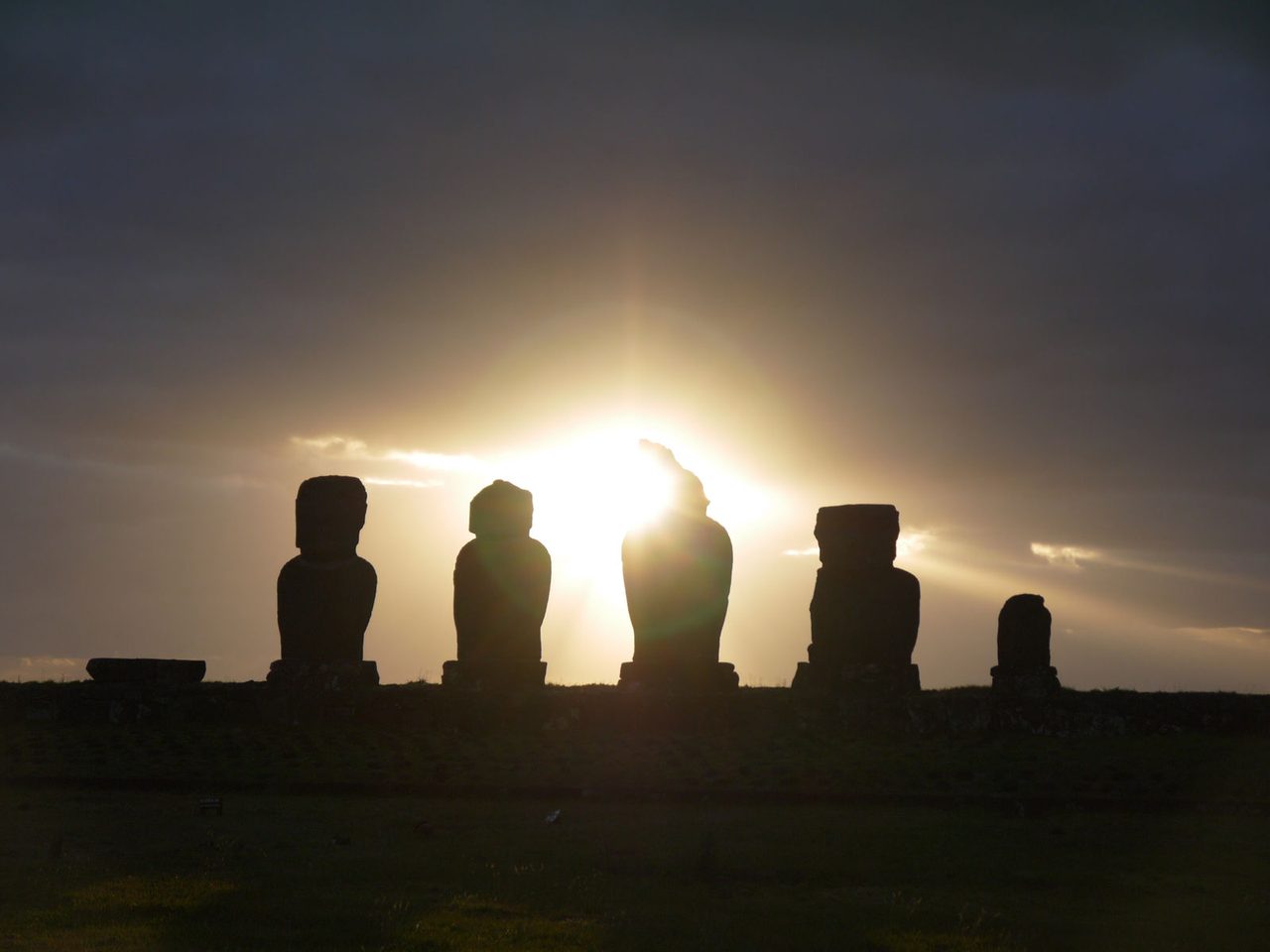 Moai statues