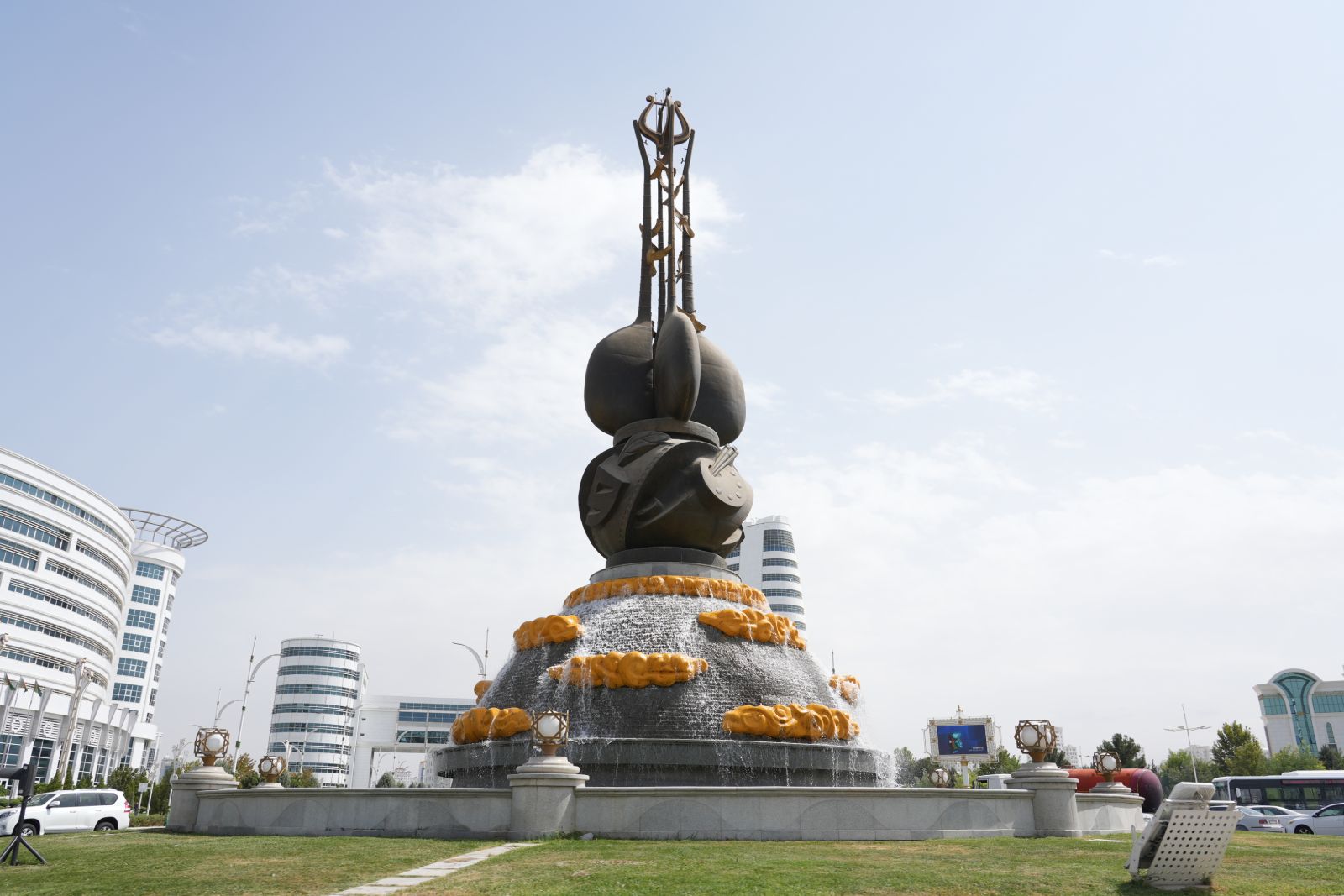 Dutar Monument