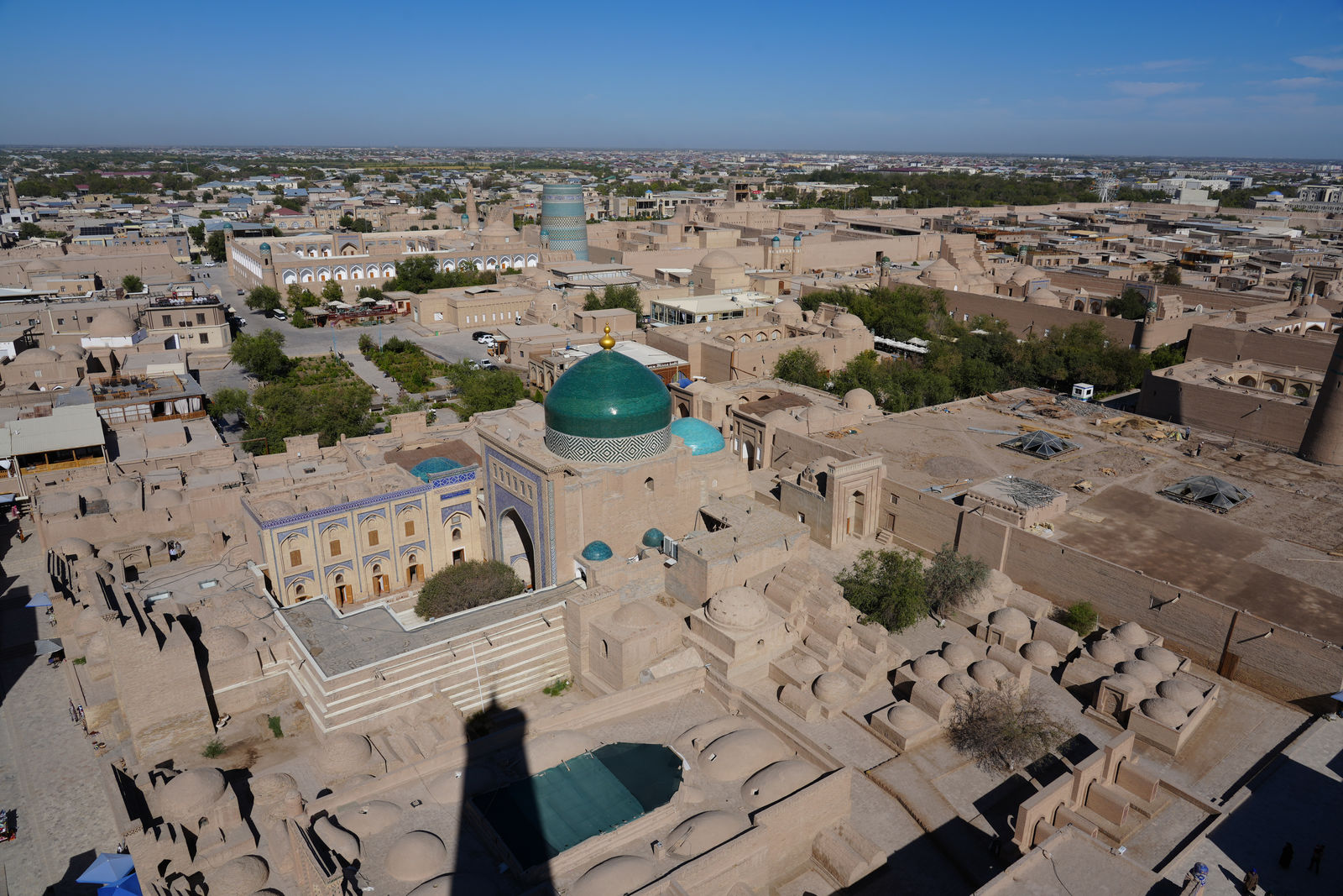 Pahlavon Mahmud Complex