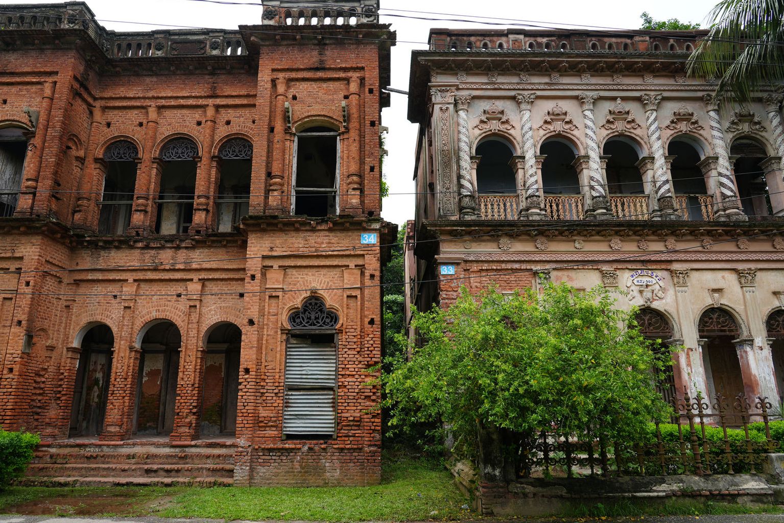 Abandoned merchant mansions in Panam Nagar
