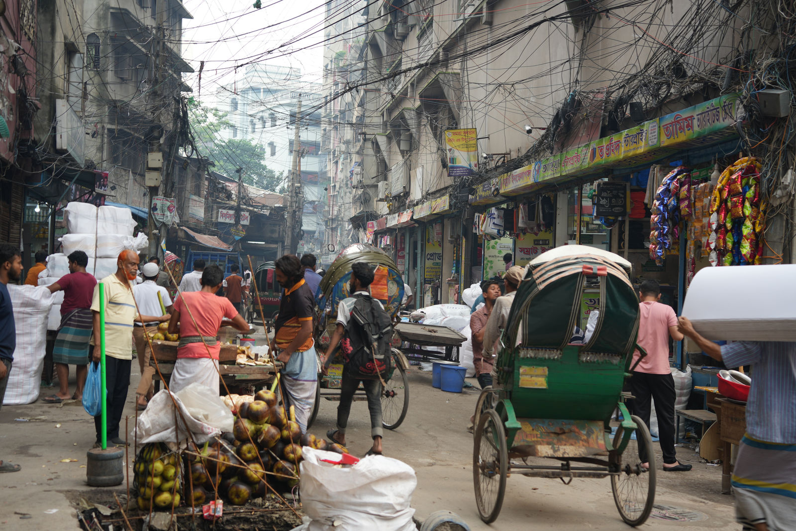 Street scene in Old Dhaka