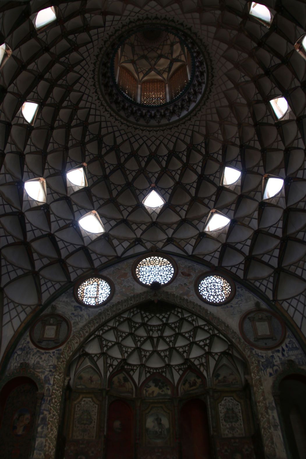 The stunning dome ceiling of Borujerdi House (
