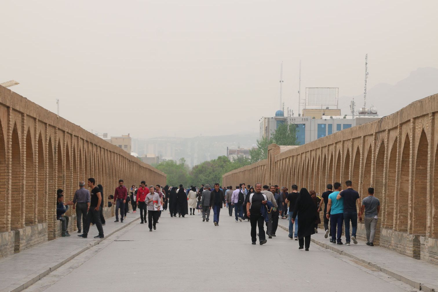 Si-o-se-pol (The Bridge of 33 Arches)