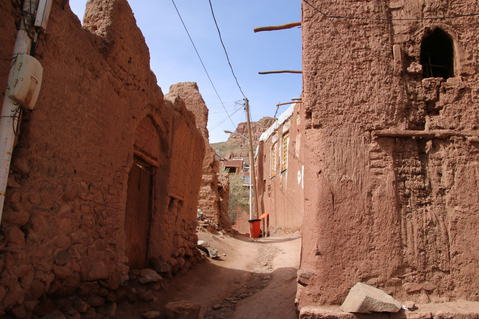 The historic red mud-brick ruins in Abyaneh