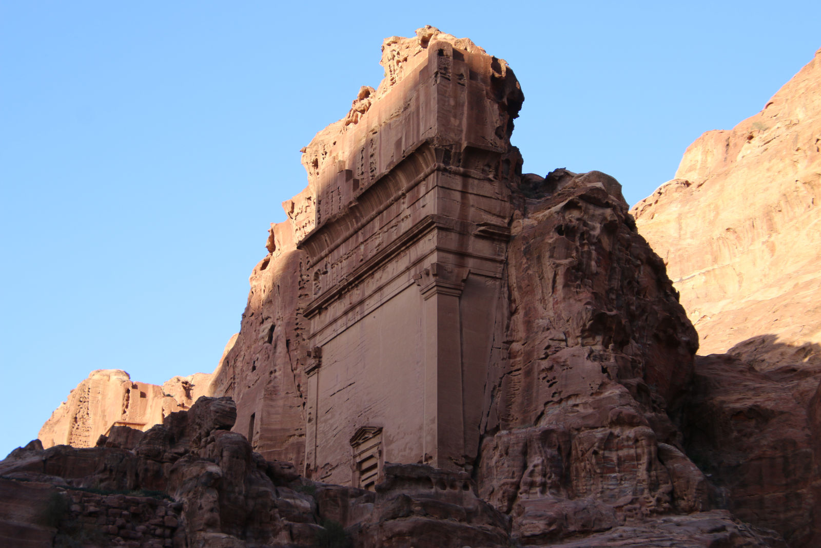 Tomb of 'Unayshu